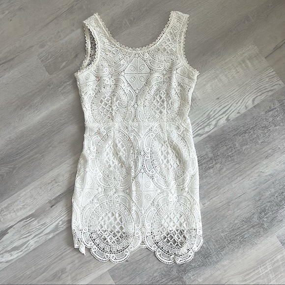 signature 8 lace dress Our beautiful bride in Avenue 8's signature set the lace detailed maxi robe paired with our delicate mini cami dress Timeless. Feminine. Unforgettable
